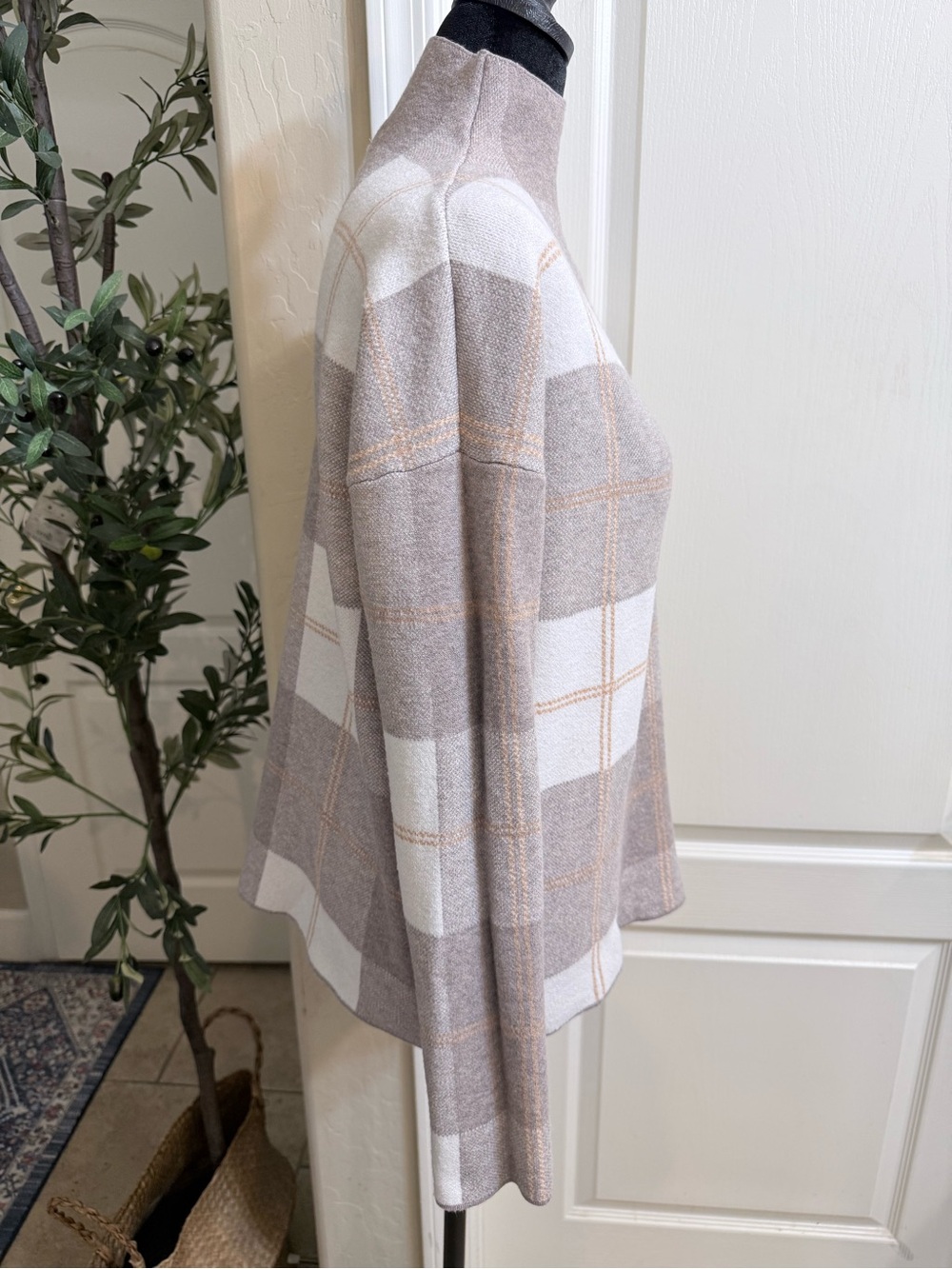 Rachel Zoe Plaid Mock Neck Sweater in Taupe and Cream Size L - Picture 2 of 9